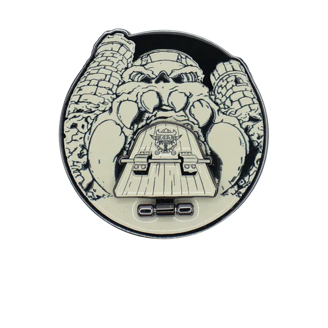 Fanattik Masters of the Universe Grayskull Pin 45 mm